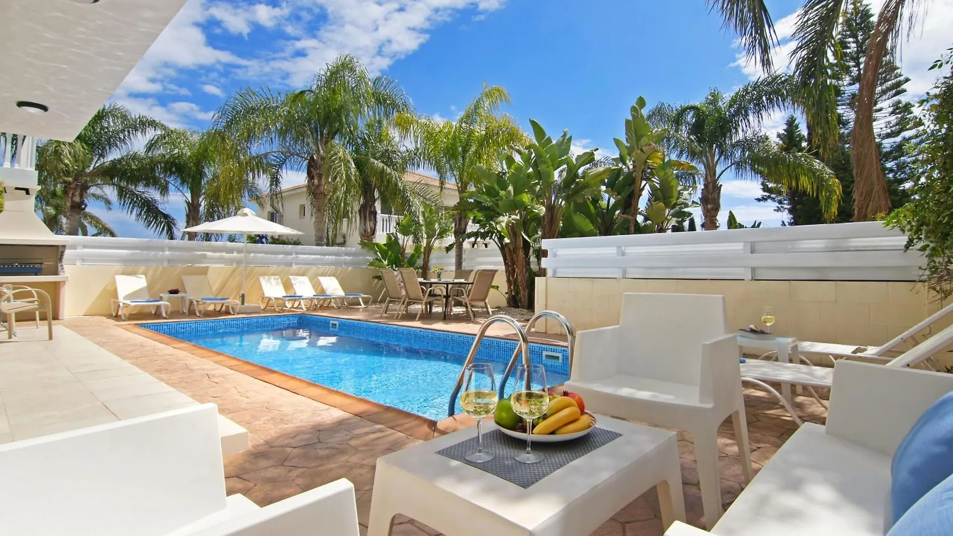 Case de vacanță Nissi Sapphire Villa Ayia Napa