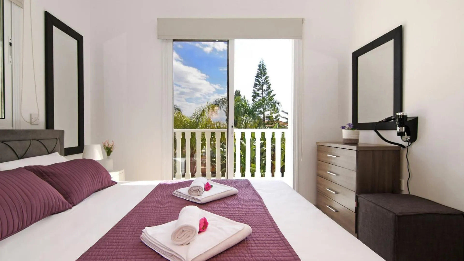 Nissi Sapphire Villa Ayia Napa