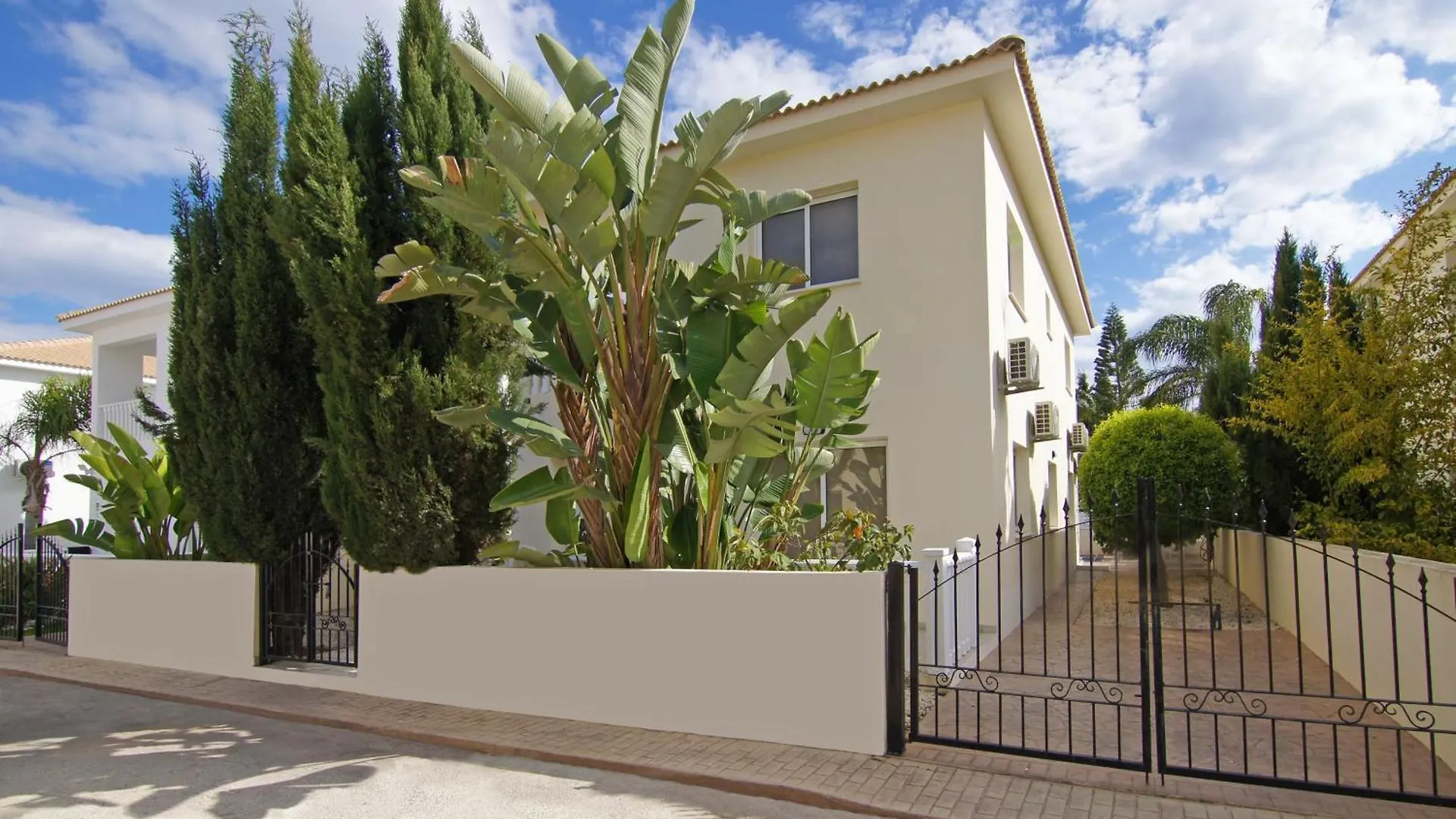 Case de vacanță Nissi Sapphire Villa Ayia Napa
